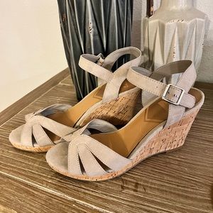 Beige sandals. Size 7, never worn